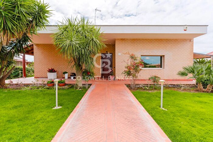 Casa con 10 locali in vendita in Via Tintoretto, Modugno