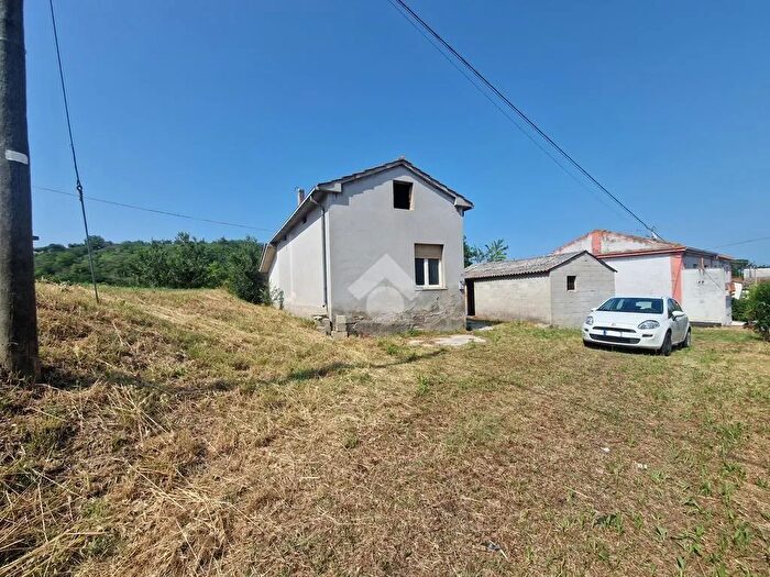 Casa monolocale in vendita in Via Torrione, Notaresco