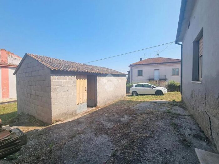 Case in Vendita e in Affitto - 2