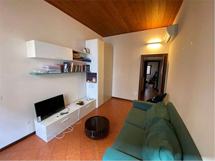 Appartamento trilocale in affitto in via Grazioli, Centro, Mantova