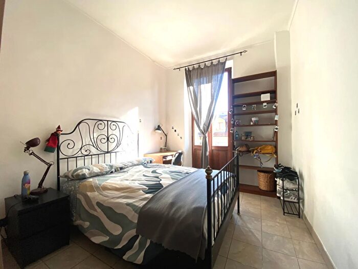 Appartamento trilocale in vendita in Via Alba, Torino