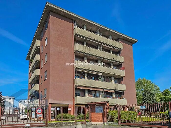 Appartamento trilocale in vendita in Via I Maggio, Tavazzano Con Villavesco