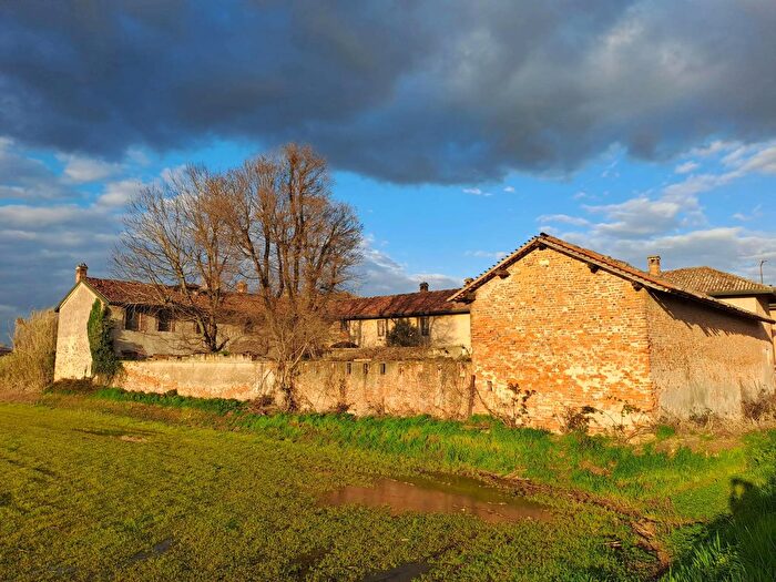 Casa con 10 locali in vendita in Cascina Settimo, Bornasco