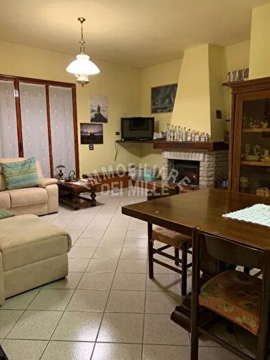 Casa con 5 locali in vendita in Scandiano