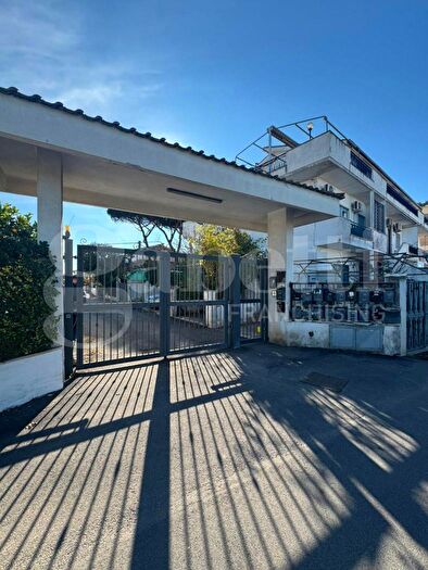 Appartamento trilocale in vendita in Via dei Tassi, Ardea