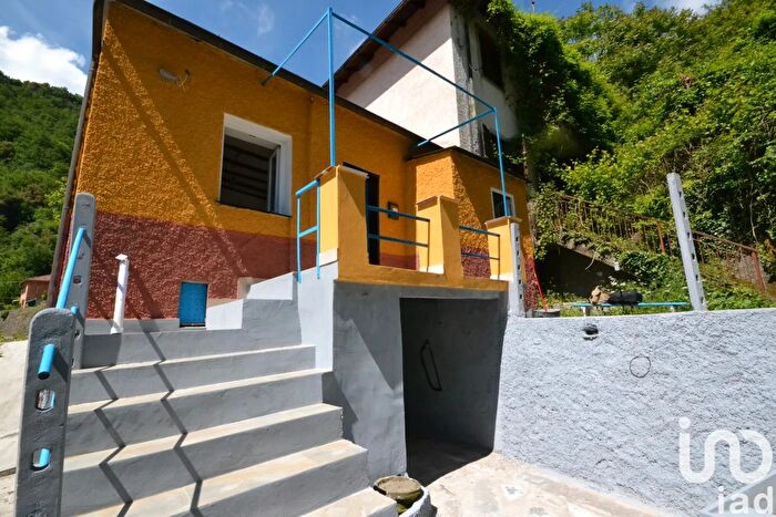 Casa trilocale in vendita in Via Vallebuona, Lumarzo