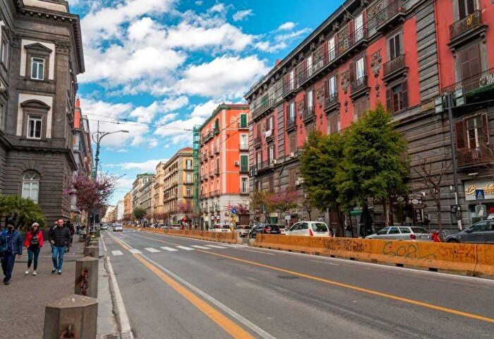 Appartamento con 5 locali in affitto in Via Piazza Larga, Borgo Orefici, Napoli