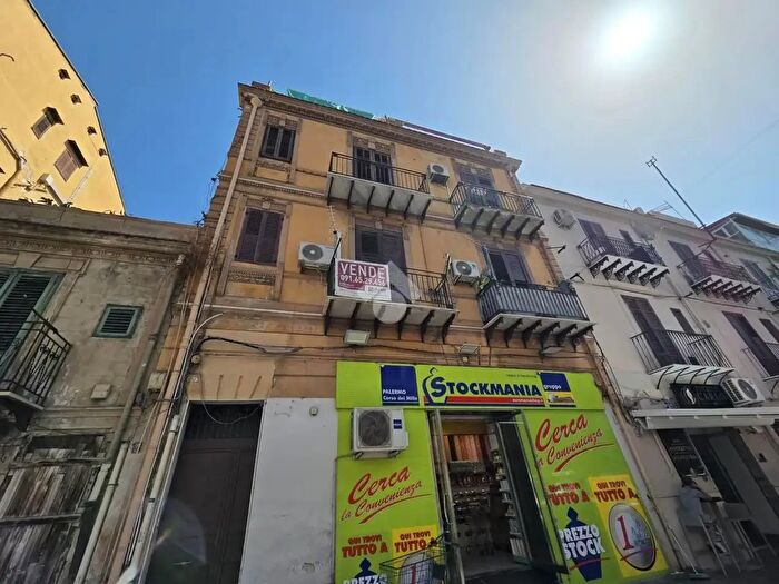 Appartamento quadrilocale in vendita in Corso dei Mille, Palermo