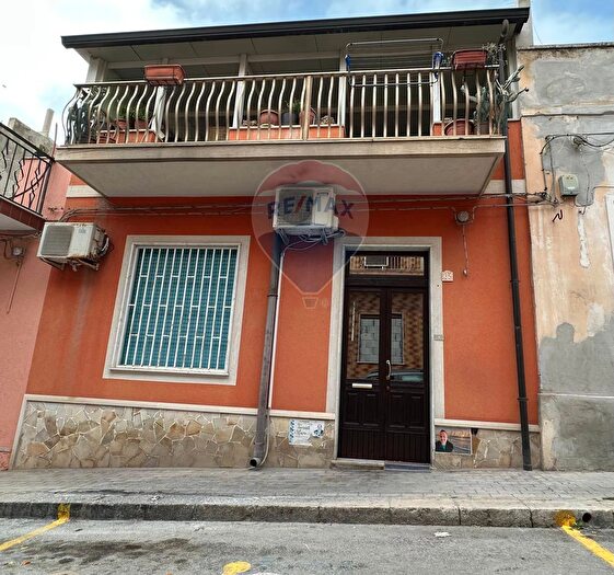 Casa con 5 locali in vendita in Via De Sanctis, Pachino