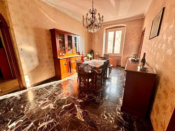 Appartamento con 7 locali in vendita in Via Gerolamo Pittaluga, Genova