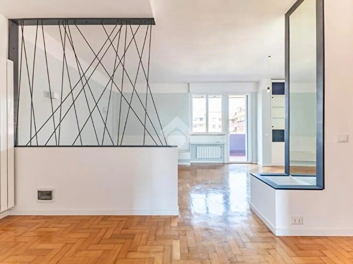 Appartamento quadrilocale in vendita in Largo Valerio Bacigalupo, Roma