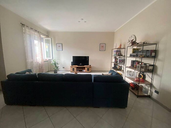 Casa con 6 locali in affitto in Via Roma, Genola