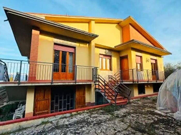 Casa con 6 locali in vendita in Via Case Nuove, Laterina Pergine Valdarno