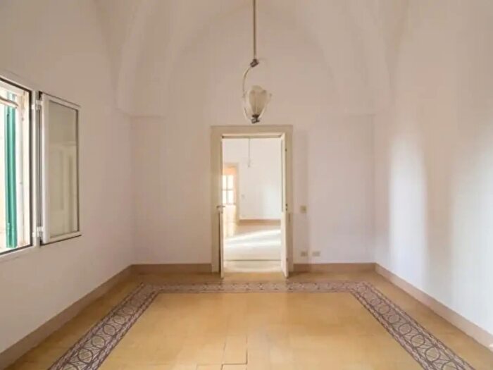 Appartamento con 6 locali in vendita in Via Luglio, Grottaglie