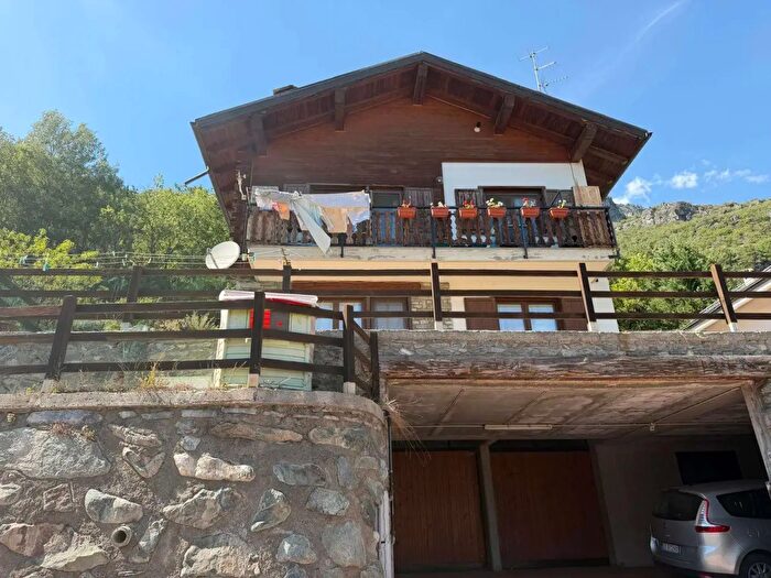 Casa con 5 locali in vendita in Frazione Merlin, Chatillon