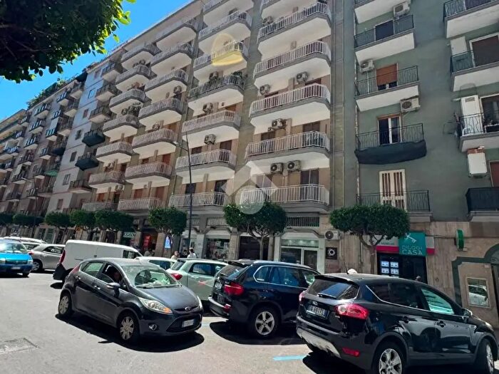 Appartamento trilocale in vendita in VLe Liguria, Taranto