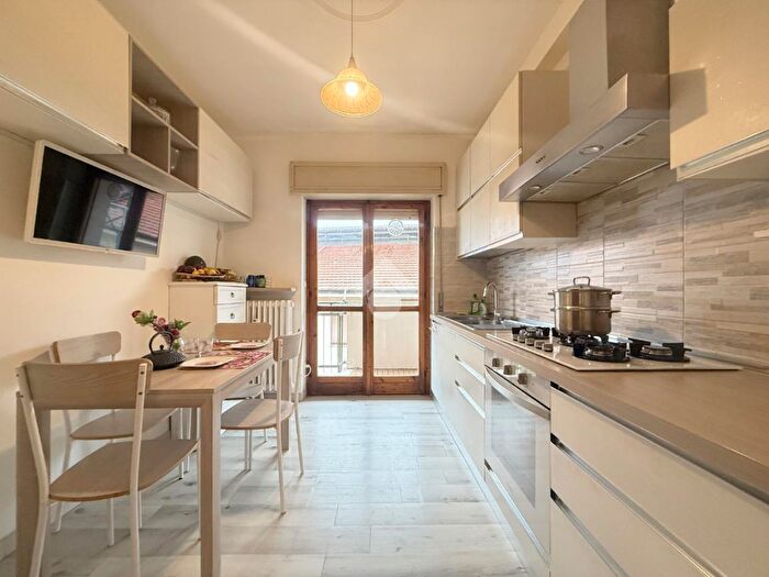 Appartamento con 6 locali in vendita in Via Giovanni Amendola, Acqui Terme