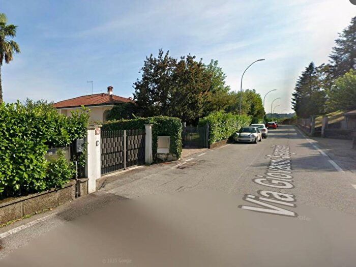 Appartamento bilocale in affitto in Via Giovanni Segantini, Centro, Merone