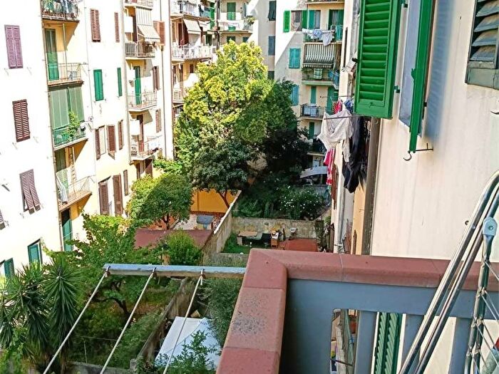 Appartamento quadrilocale in affitto in VIA BIANCHI, Leopoldo Vittorio Emanuele Statuto, Firenze