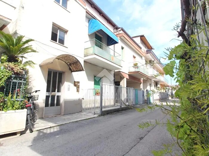 Appartamento trilocale in vendita in Via Monte Secine, Pescara