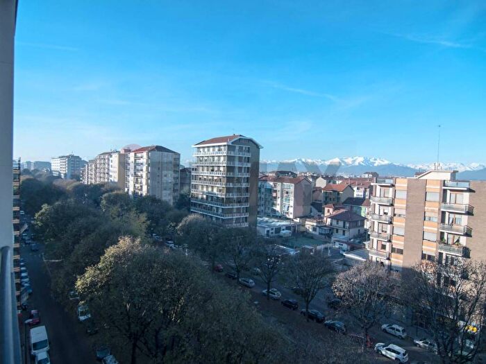 Appartamento bilocale in affitto in corso Telesio, Parella, Torino