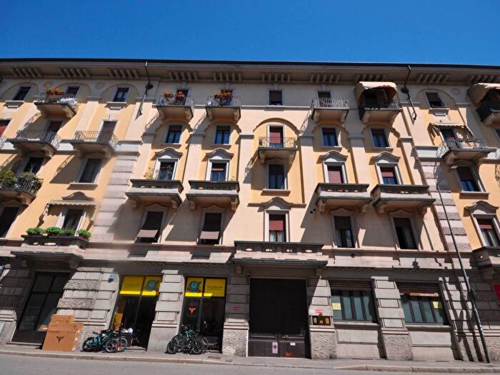 Appartamento trilocale in affitto in Viale Dante Alighieri, Centro Stazione, Novara
