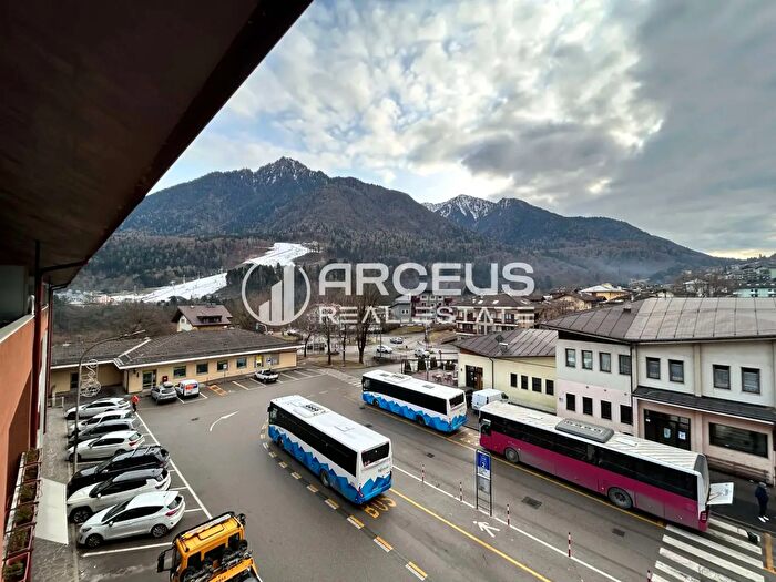 Appartamento con 6 locali in vendita in Tione Di Trento