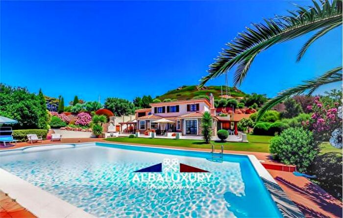 Casa con 6 locali in vendita in Località Monte Carru, Alghero