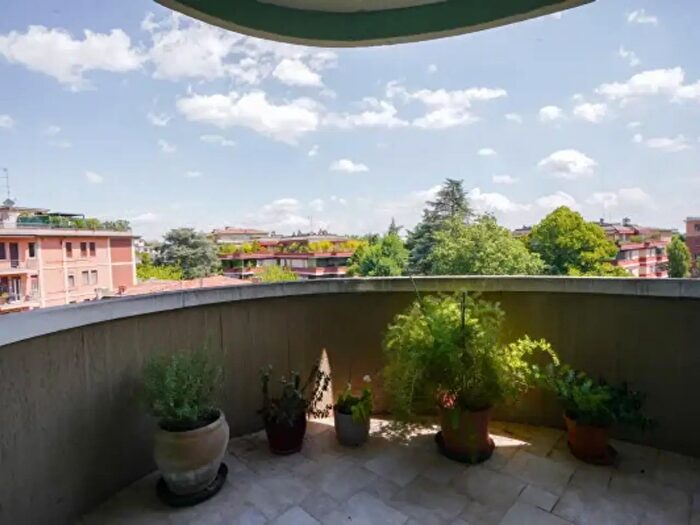Appartamento quadrilocale in vendita in Viale Antonio Bizzozero, Parma