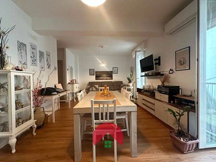 Appartamento con 6 locali in vendita in Via Enrico Fermi, Matera