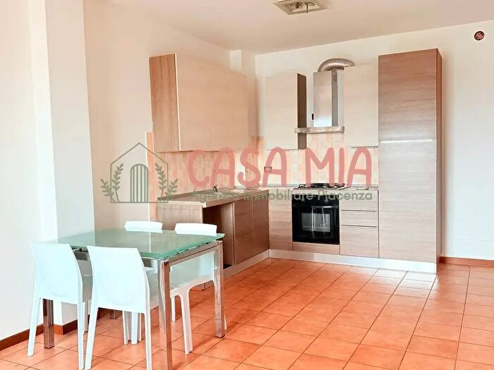 Appartamento trilocale in vendita in Via Stazione, Rottofreno