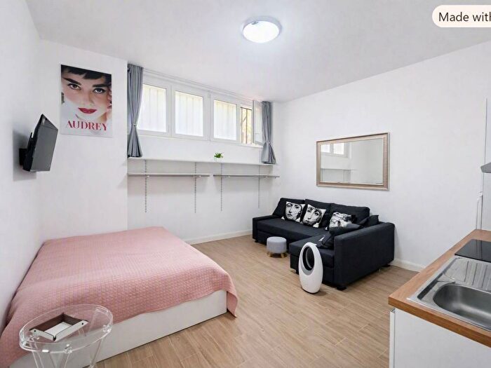 Appartamento monolocale in affitto in Via Giuseppe Frua, Frua, Milano