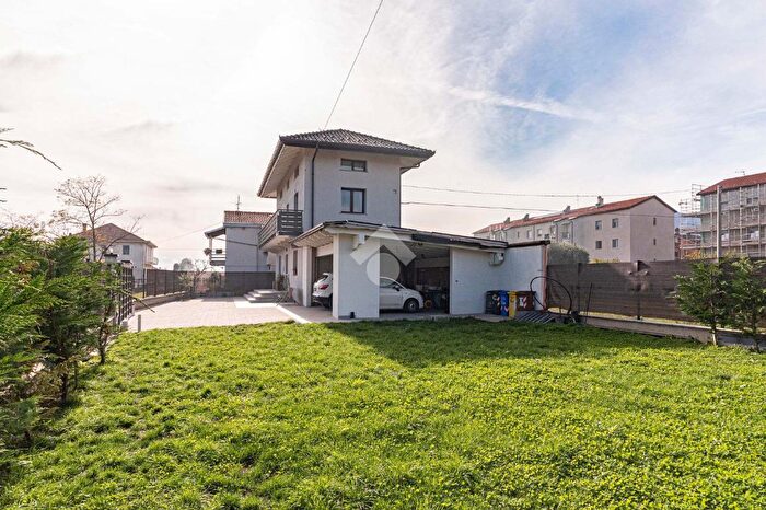 Case in Vendita e in Affitto - 2