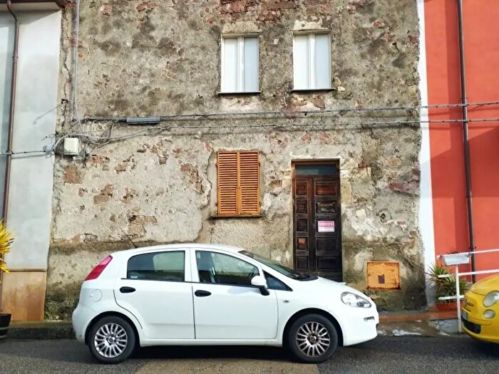 Casa con 9 locali in vendita in Via Brigata Sassari, Bonorva
