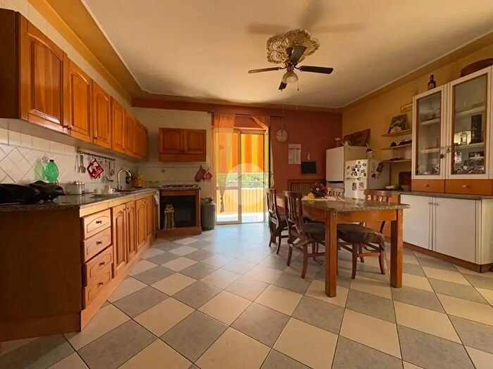 Appartamento quadrilocale in vendita in Via Giuseppe Verdi, Giugliano In Campania