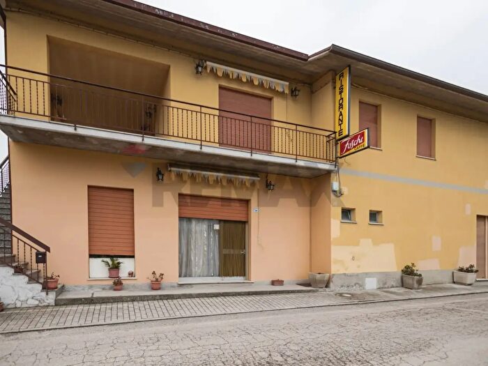 Casa con 5 locali in vendita in Via del Cairo, Mombaroccio