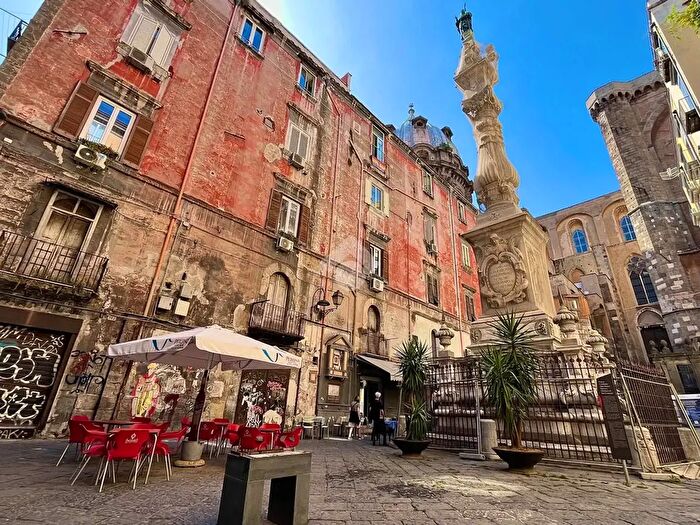 Appartamento trilocale in vendita in Vico Carbonari, Napoli