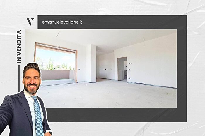 Appartamento con 5 locali in vendita in Via Giardini, Formigine