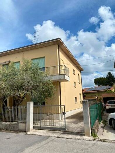 Appartamento con 5 locali in vendita in Via della Fornace, Fano