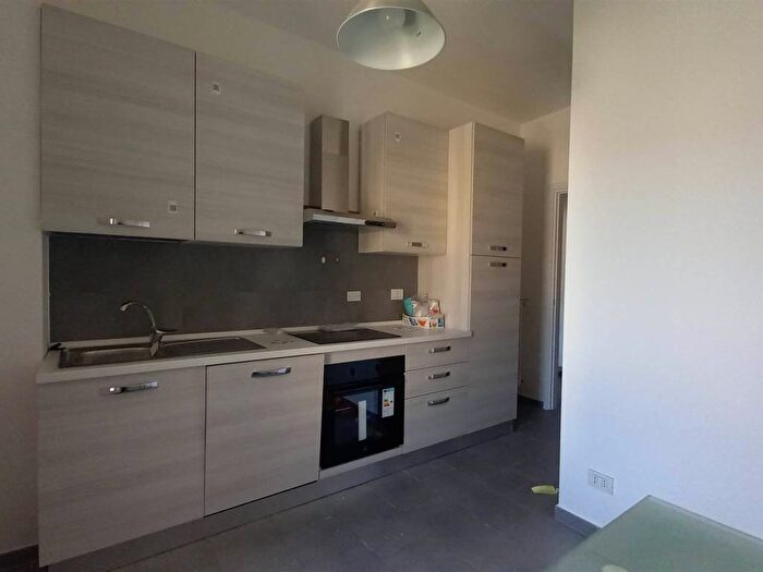 Appartamento trilocale in affitto in Via Fogazzaro, Montenero, Milano