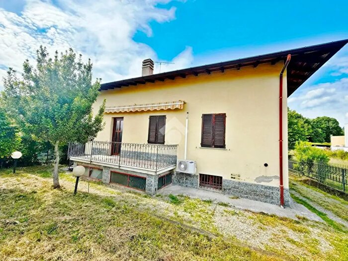 Casa quadrilocale in vendita in Via Oneda, Sesto Calende