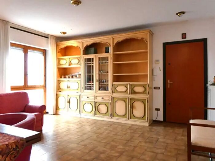 Appartamento con 5 locali in vendita in Via Adda, Empoli