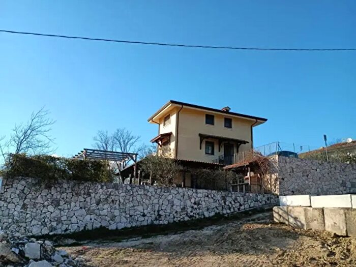 Casa con 6 locali in vendita in Via Tufo, Cassino