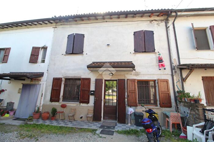 Casa quadrilocale in vendita in Via Ponte Forca, Cadelbosco Di Sopra