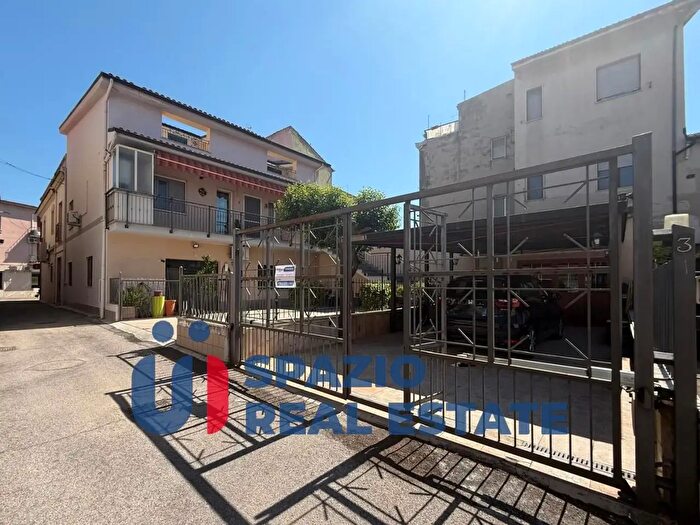 Casa trilocale in vendita in Via Arno, Scafa