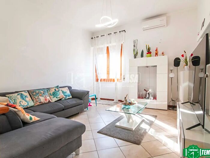 Appartamento trilocale in vendita in Via Tiziano, Garbagnate Milanese