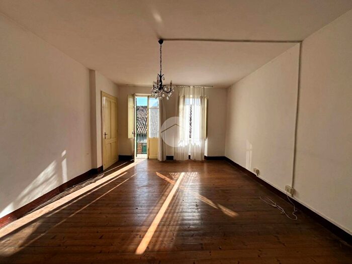 Casa quadrilocale in vendita in Via Cesare Battisti, Benna