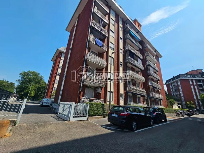 Appartamento bilocale in vendita in Via Longarone, Baranzate