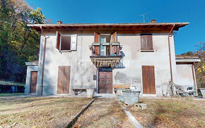 Casa con 5 locali in vendita in Via Gandolfi, Monte San Pietro