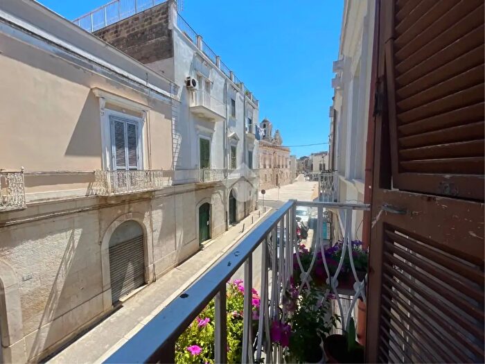 Appartamento trilocale in vendita in Via Pedaggio Santa Chiara, Trani